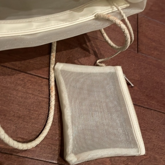 Vintage Guess Purse - Picture 4 of 8